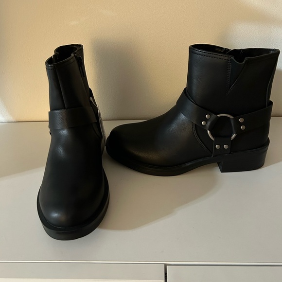 Steve Madden Biker Boots - Picture 2 of 3